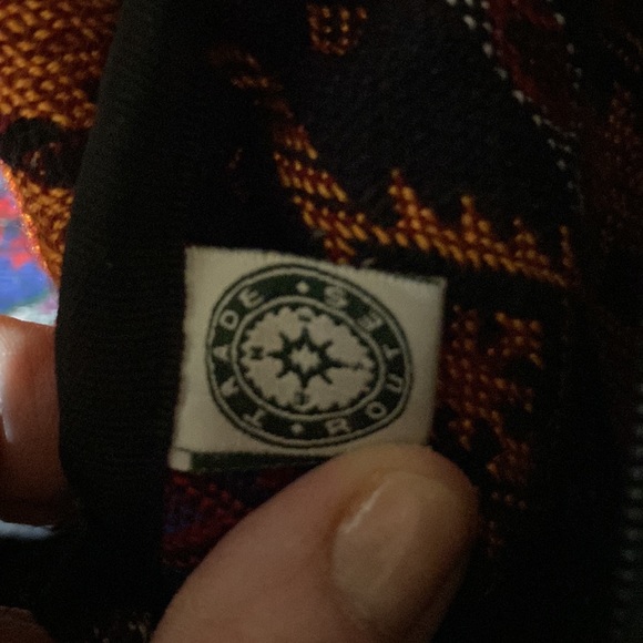 Beautiful like new pocket book w/ Aztec pattern - Picture 2 of 4